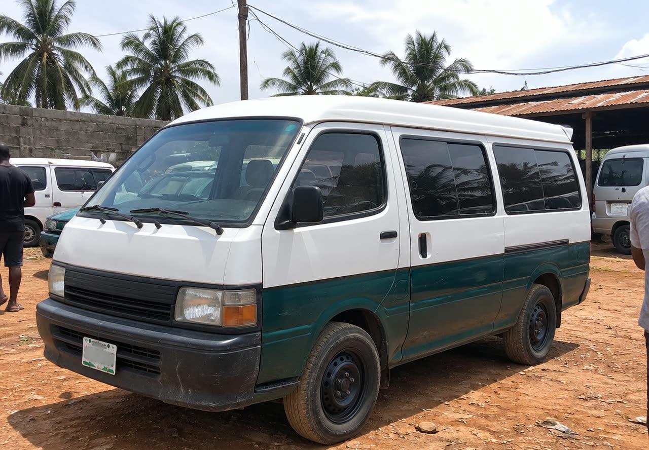 Mazda Bongo Bus, photograph 1 of 3